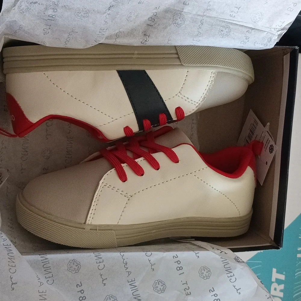 Oshkosh B'Gosh Toddler Brad Casual shoes. Size 11 toddler.